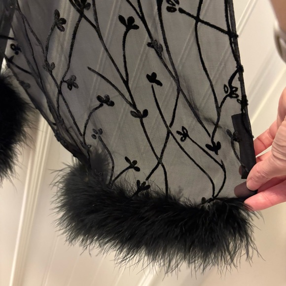 Giorgio Beverly Hills Dressy Scarf with feathering detail - Picture 2 of 9